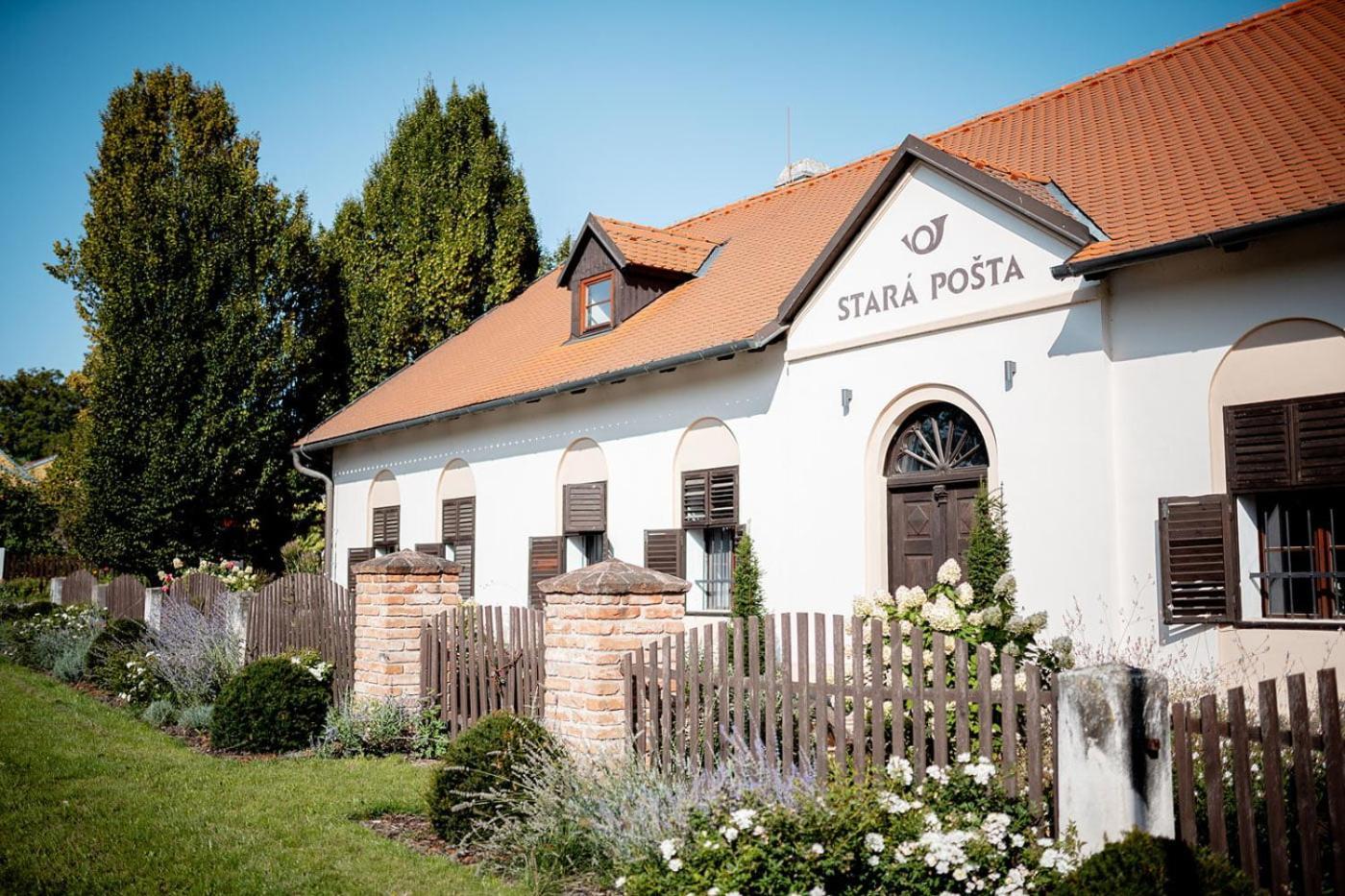 Hotel Penzion Stara Posta Kovalovice Esterno foto